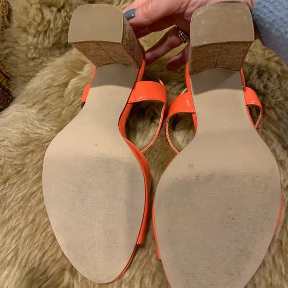 Anne Klein coral sandals with cork heels. EUC. US 7 - Picture 6 of 8